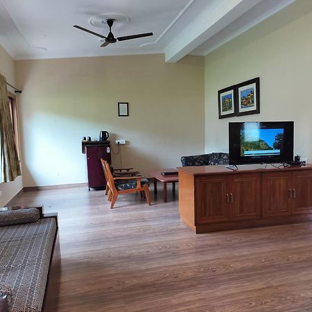 Bel-La Monde Hotel "Riverside" - Jim Corbett Garjia 외부 사진