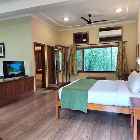 Bel-La Monde Hotel "Riverside" - Jim Corbett Garjia 외부 사진