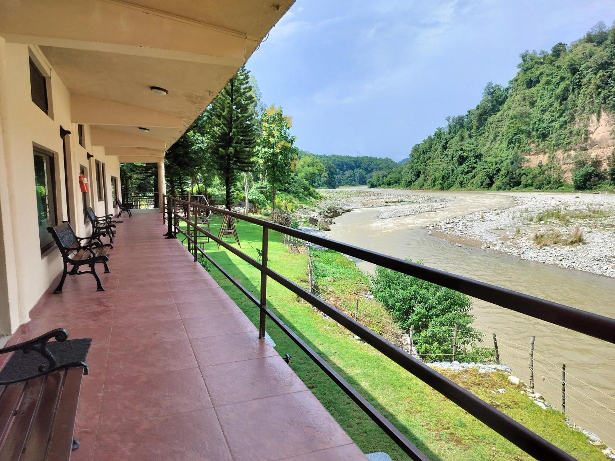Bel-La Monde Hotel "Riverside" - Jim Corbett Garjia 외부 사진