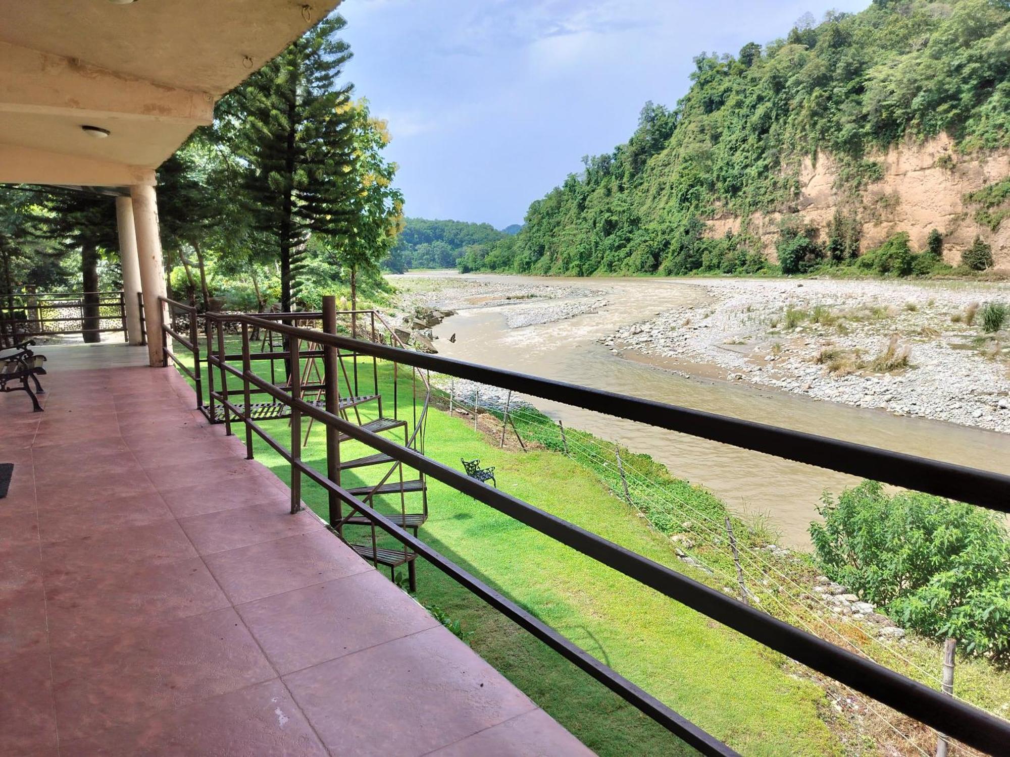Bel-La Monde Hotel "Riverside" - Jim Corbett Garjia 외부 사진