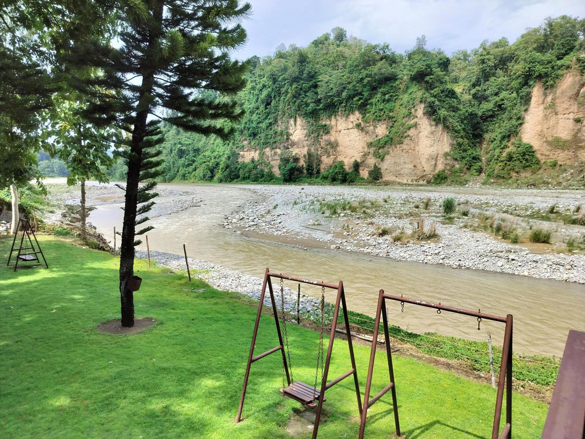 Bel-La Monde Hotel "Riverside" - Jim Corbett Garjia 외부 사진