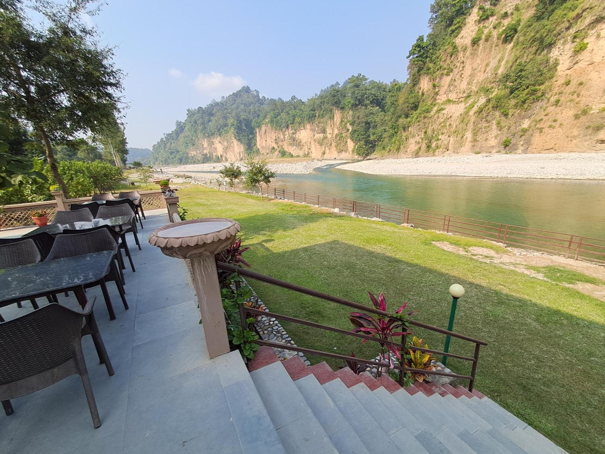 Bel-La Monde Hotel "Riverside" - Jim Corbett Garjia 외부 사진