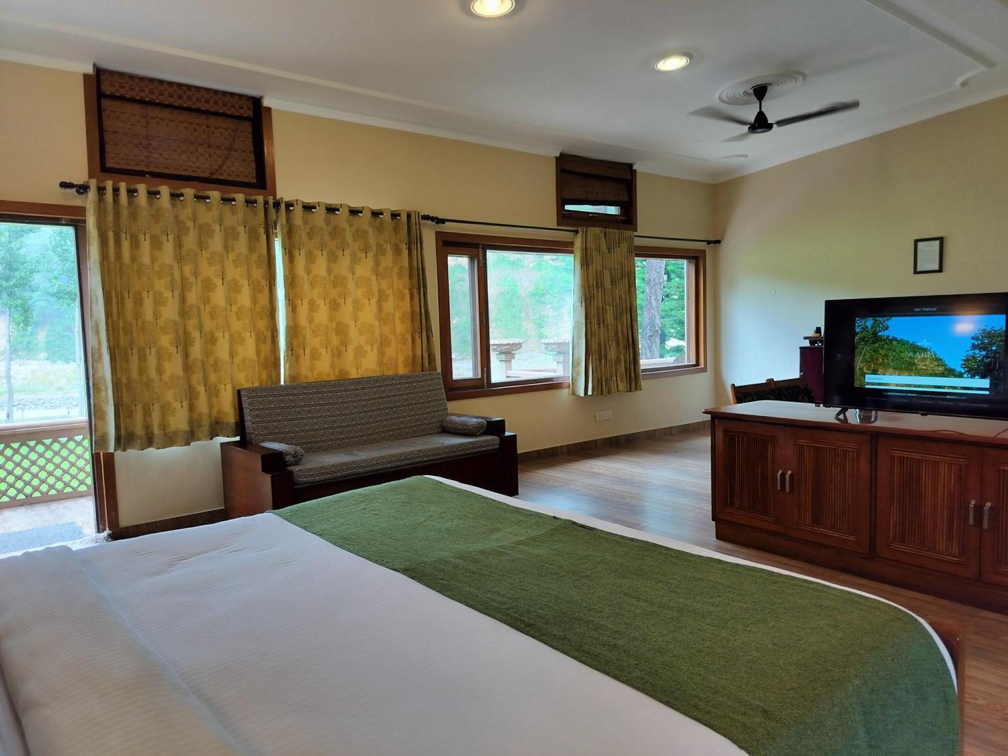 Bel-La Monde Hotel "Riverside" - Jim Corbett Garjia 외부 사진