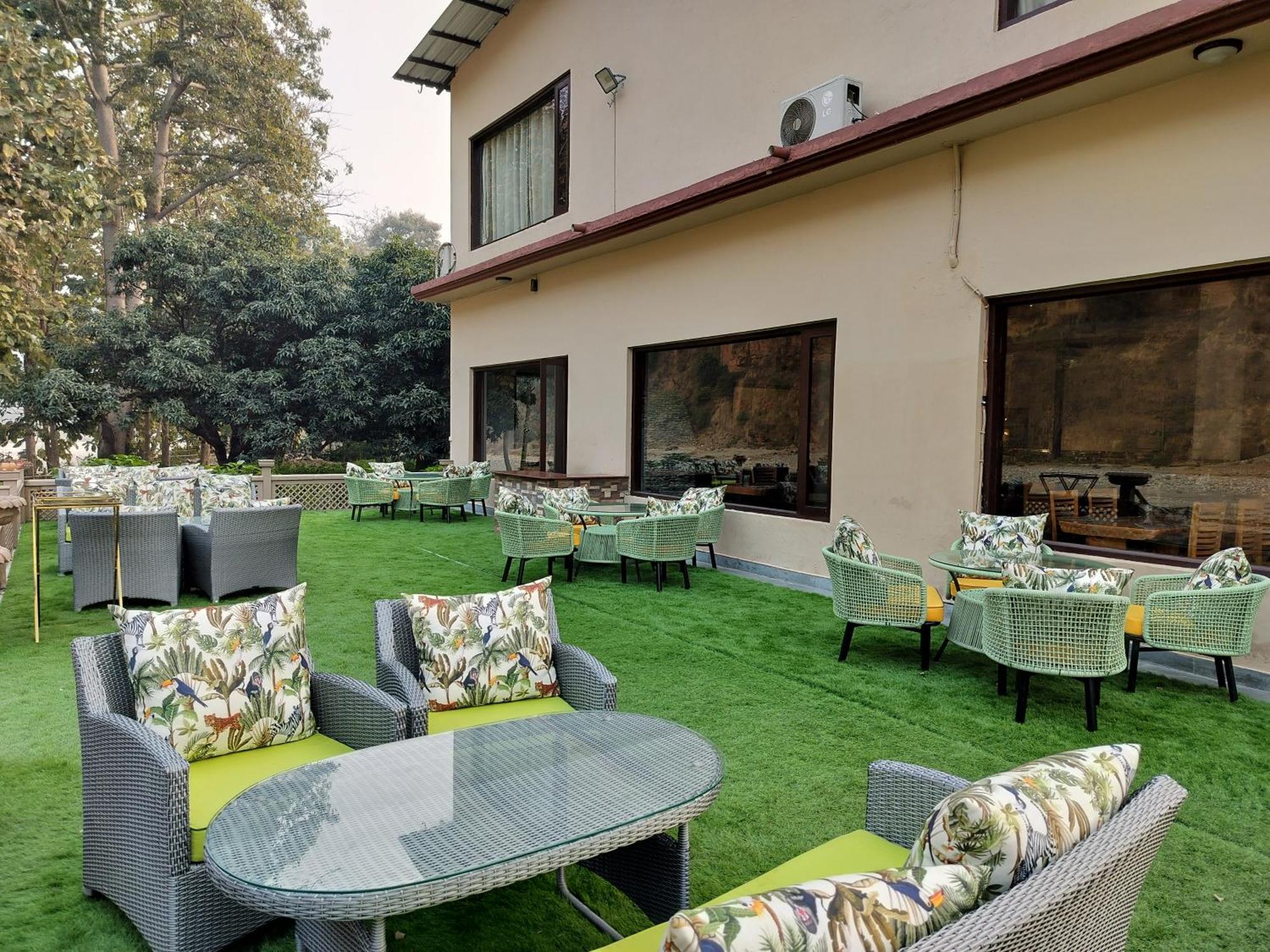 Bel-La Monde Hotel "Riverside" - Jim Corbett Garjia 외부 사진