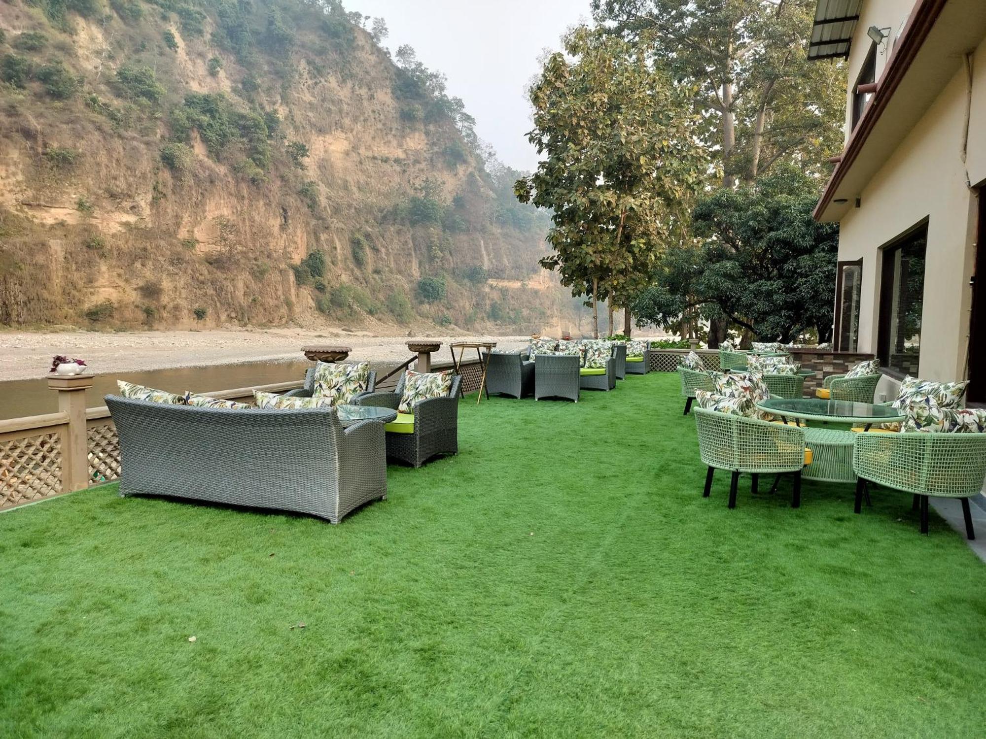 Bel-La Monde Hotel "Riverside" - Jim Corbett Garjia 외부 사진