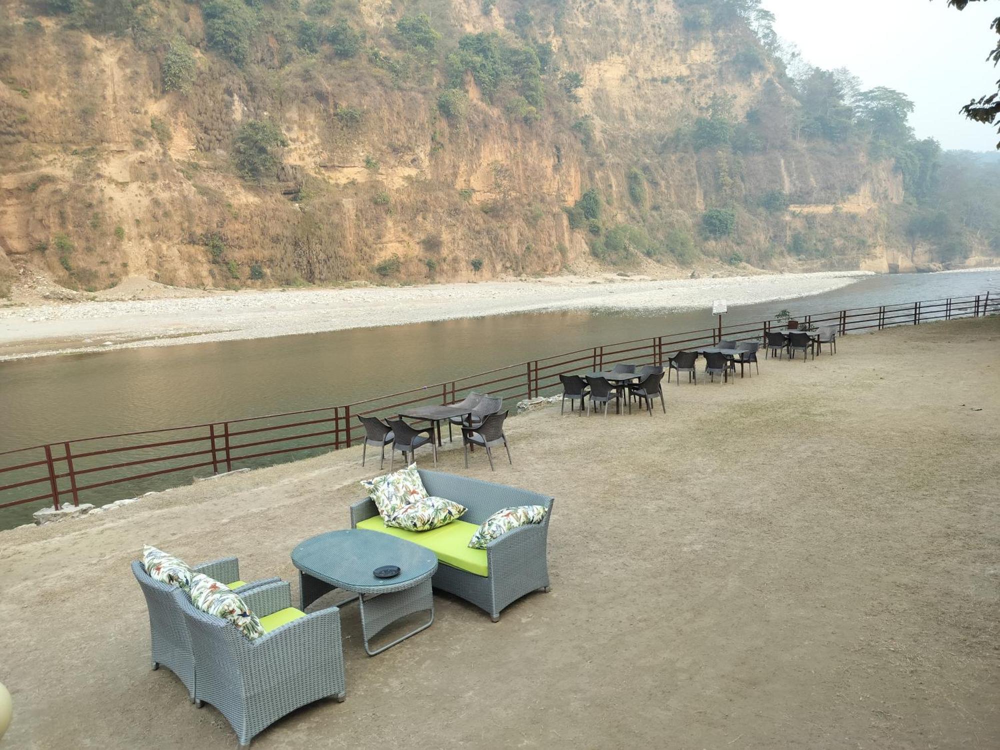 Bel-La Monde Hotel "Riverside" - Jim Corbett Garjia 외부 사진