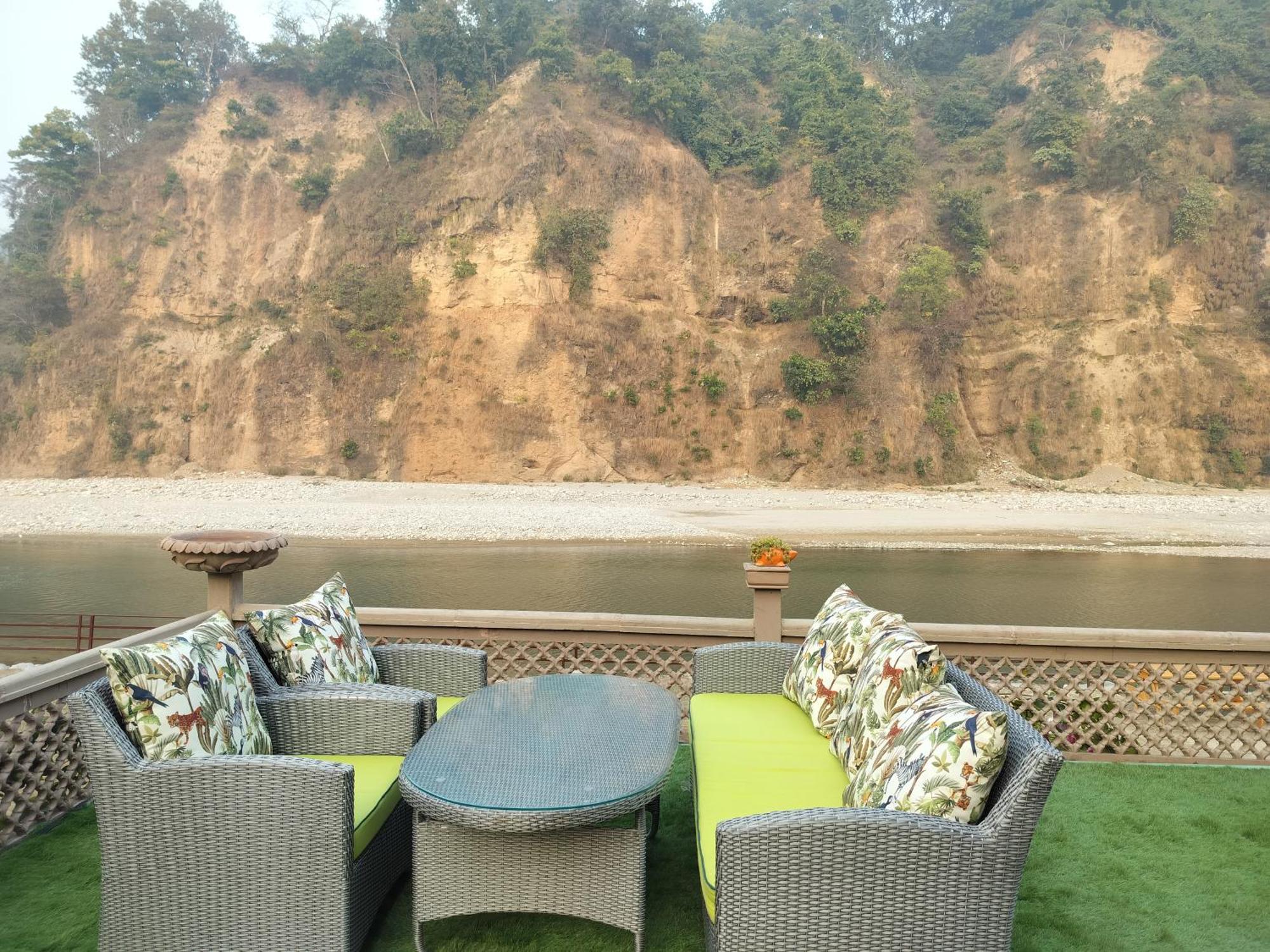 Bel-La Monde Hotel "Riverside" - Jim Corbett Garjia 외부 사진